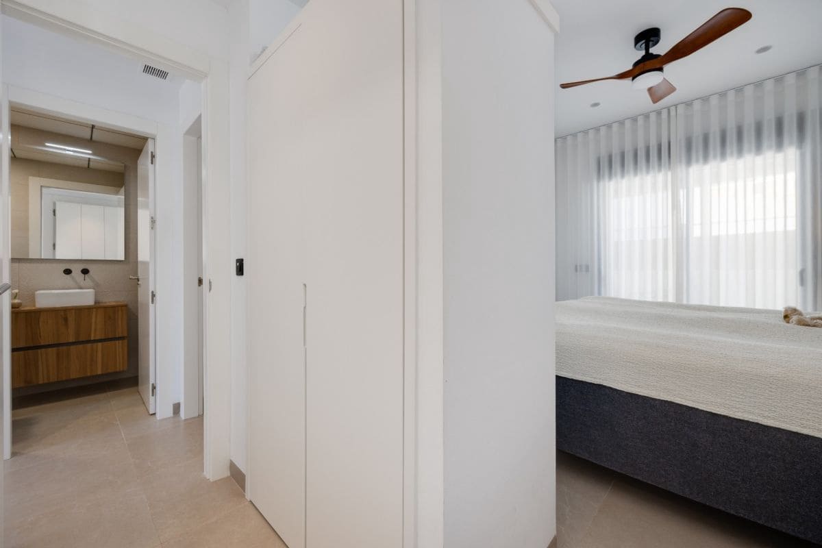 3 makuuhuone Bungalow myytävänä paikassa Pilar de la Horadada mukana uima-altaan 
autotalli - 429 000 € (Ref: 9759518)