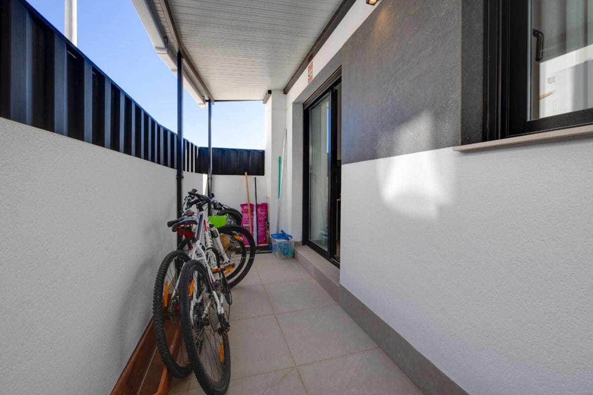 3 makuuhuone Bungalow myytävänä paikassa Pilar de la Horadada mukana uima-altaan 
autotalli - 429 000 € (Ref: 9759518)