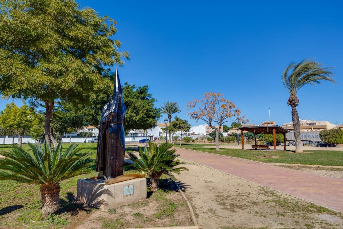 3 makuuhuone Bungalow myytävänä paikassa Pilar de la Horadada mukana uima-altaan 
autotalli - 429 000 € (Ref: 9759518)