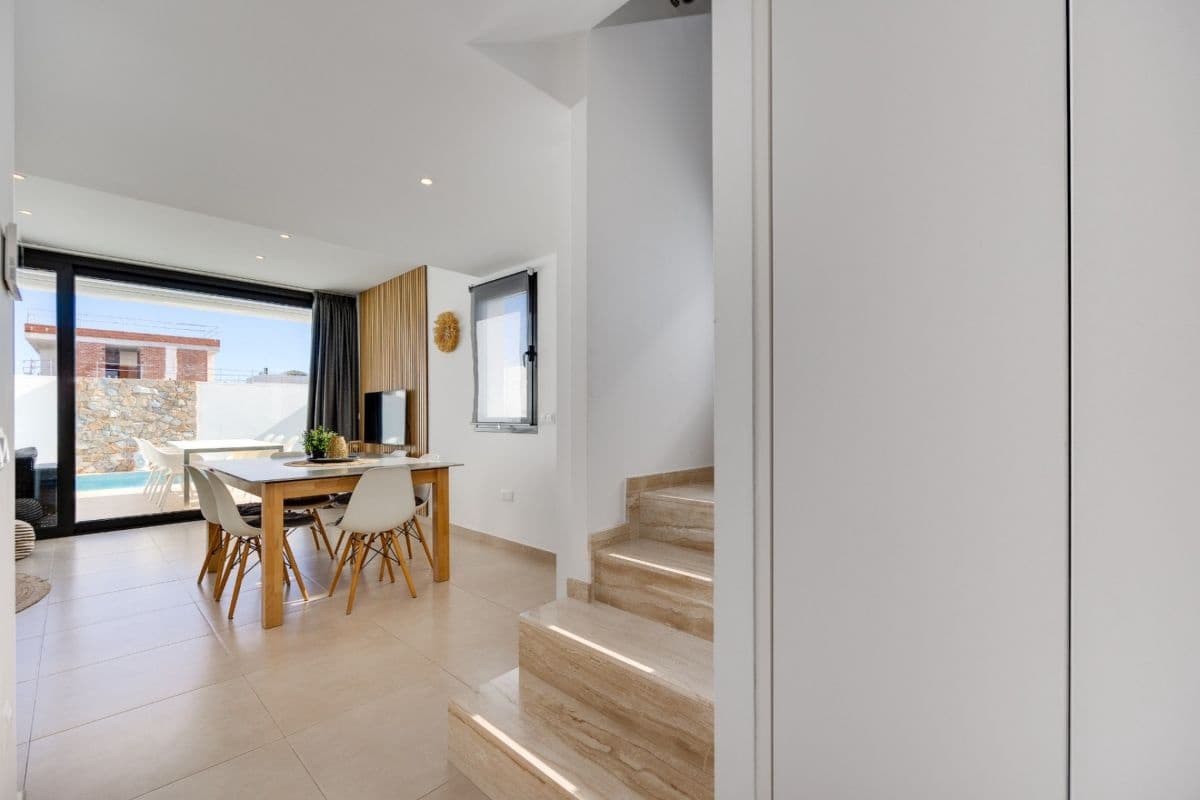 3 bedroom Villa for sale in Santiago de la Ribera with pool garage - € 369,000 (Ref: 9759527)