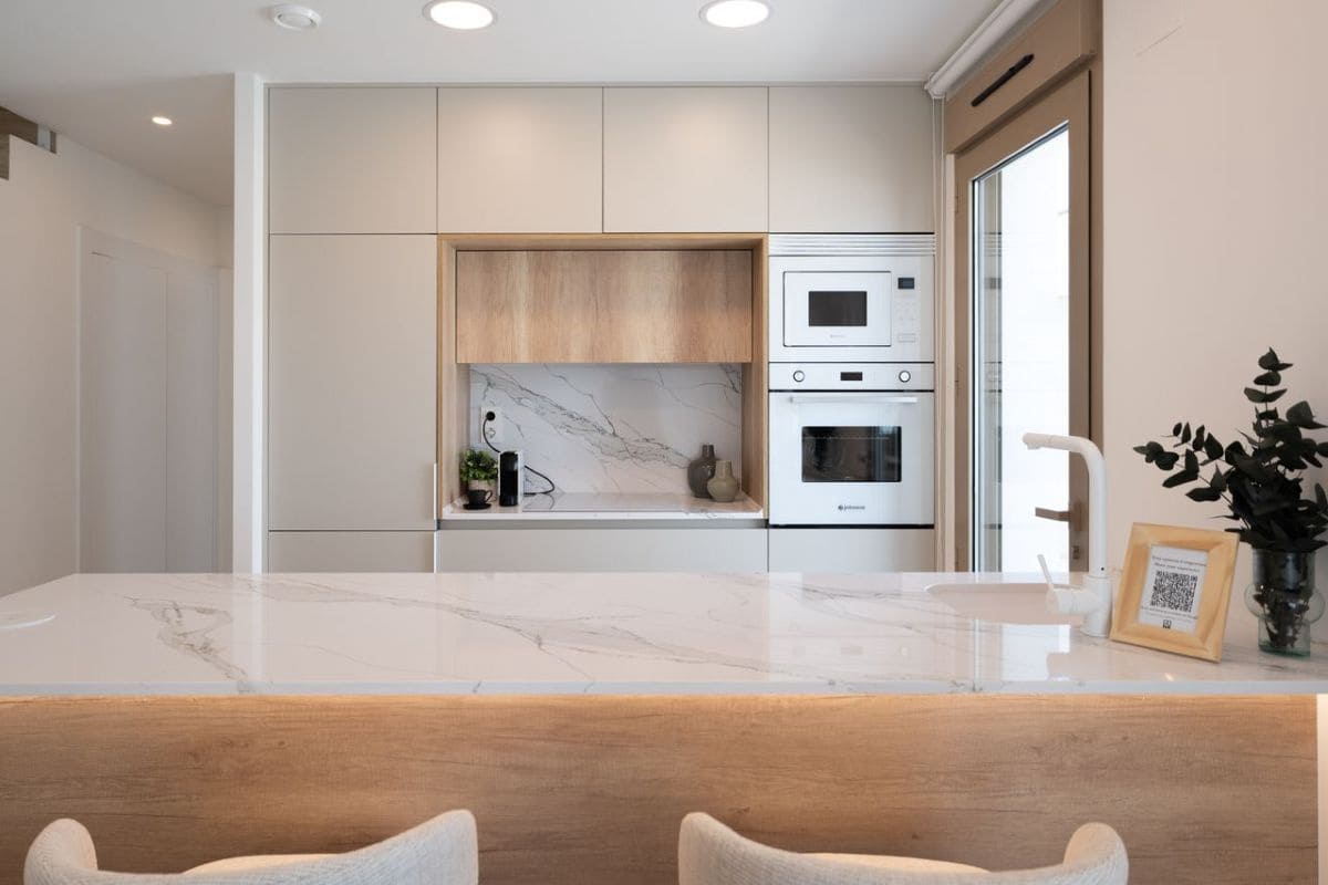 3 sypialnia Dom blizniak na sprzedaż w Los Alcazares z basenem garażem - 439 000 € (Ref: 9764870)