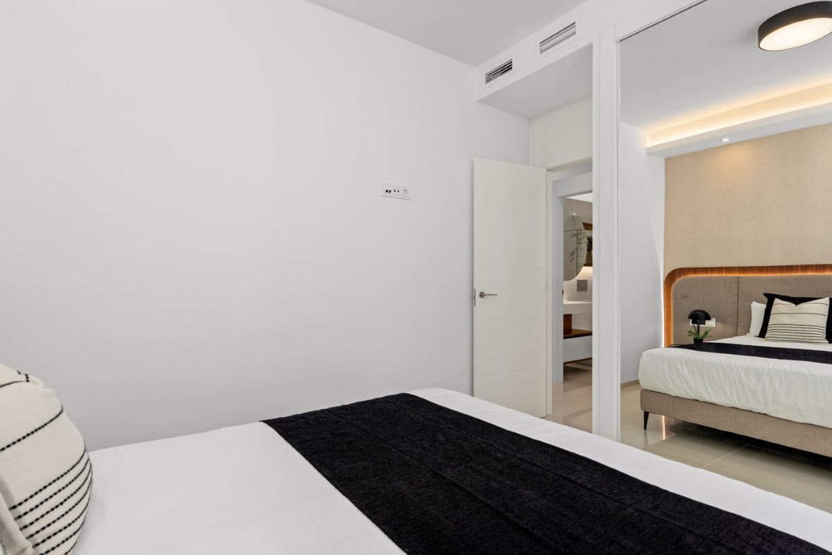 3 quarto Bungalow para venda em Ciudad Quesada com piscina - 371 000 € (Ref: 9787847)