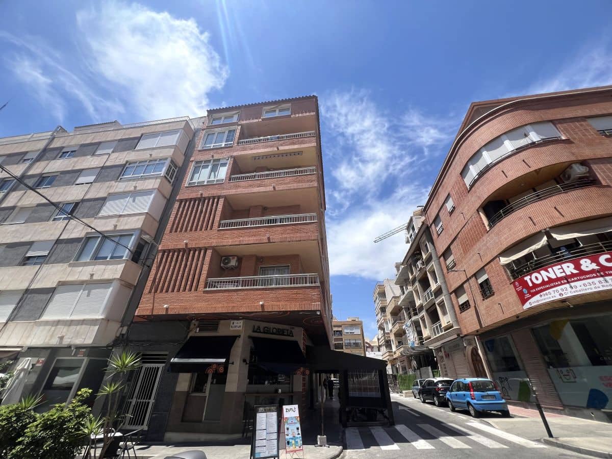 3 bedroom Apartment for sale in Torrevieja - € 218,000 (Ref: 9937339)