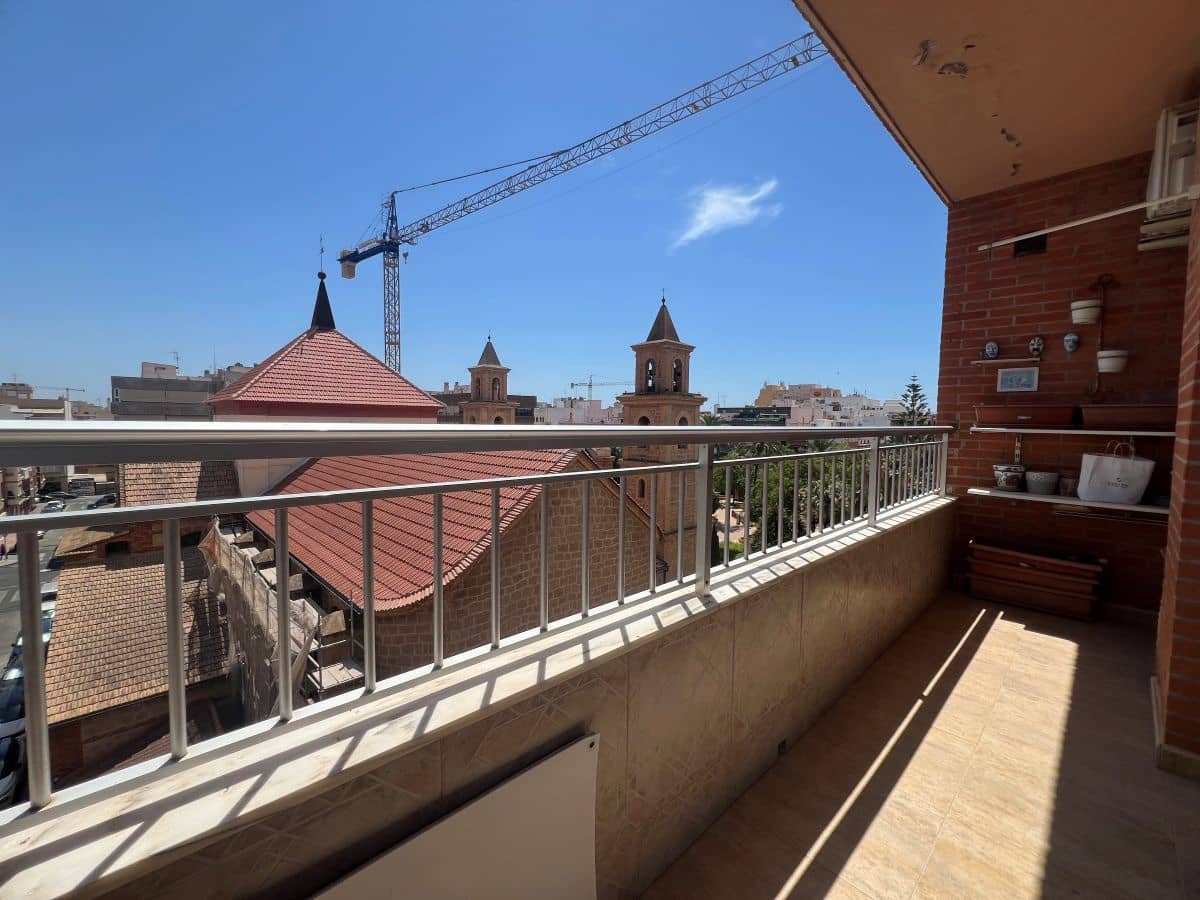 3 bedroom Apartment for sale in Torrevieja - € 218,000 (Ref: 9937339)