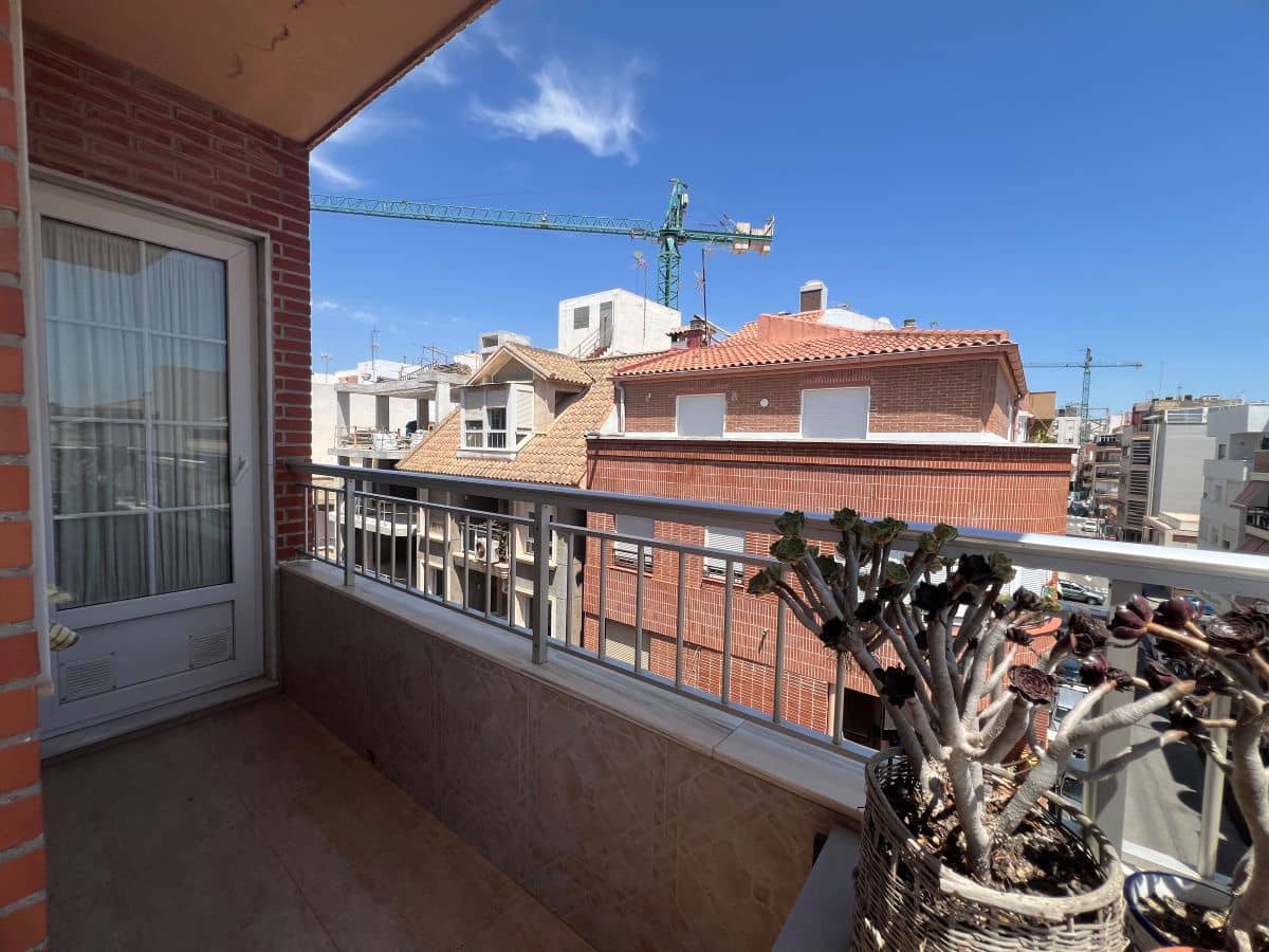 3 bedroom Apartment for sale in Torrevieja - € 218,000 (Ref: 9937339)
