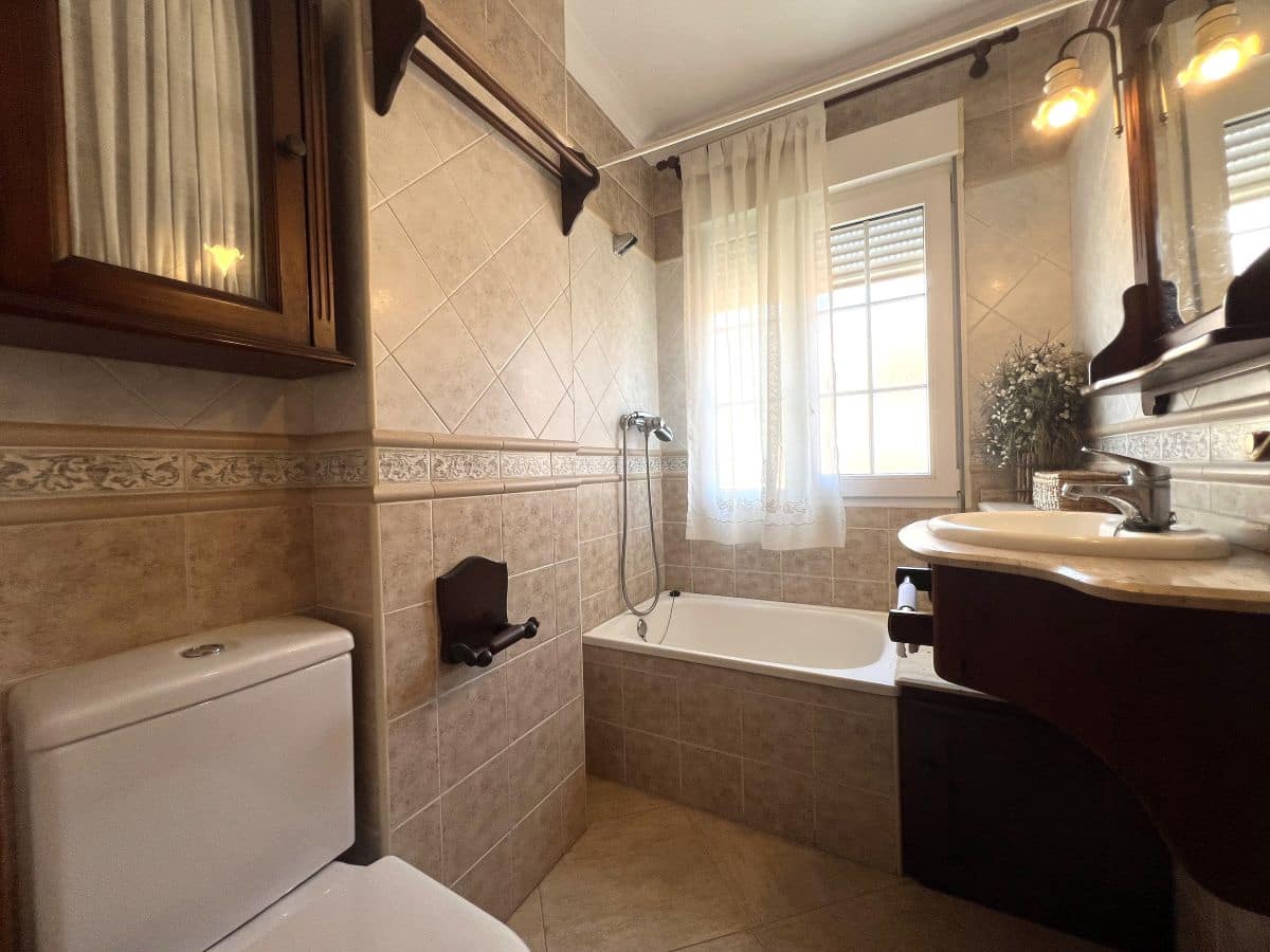 3 bedroom Apartment for sale in Torrevieja - € 218,000 (Ref: 9937339)
