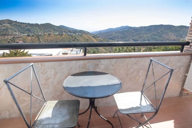 Commercial for sale in Arenas - € 3,400,000 (Ref: 8884946)