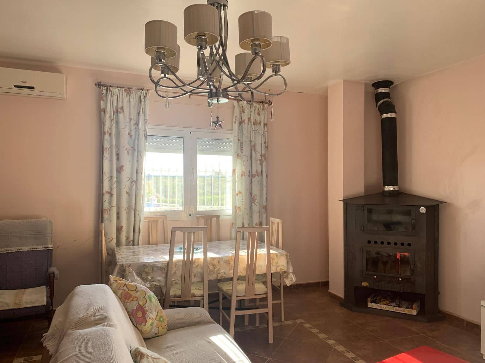 8 soverom Villa til salgs i Malaga by med svømmebasseng garasje - € 495 000 (Ref: 8884970)