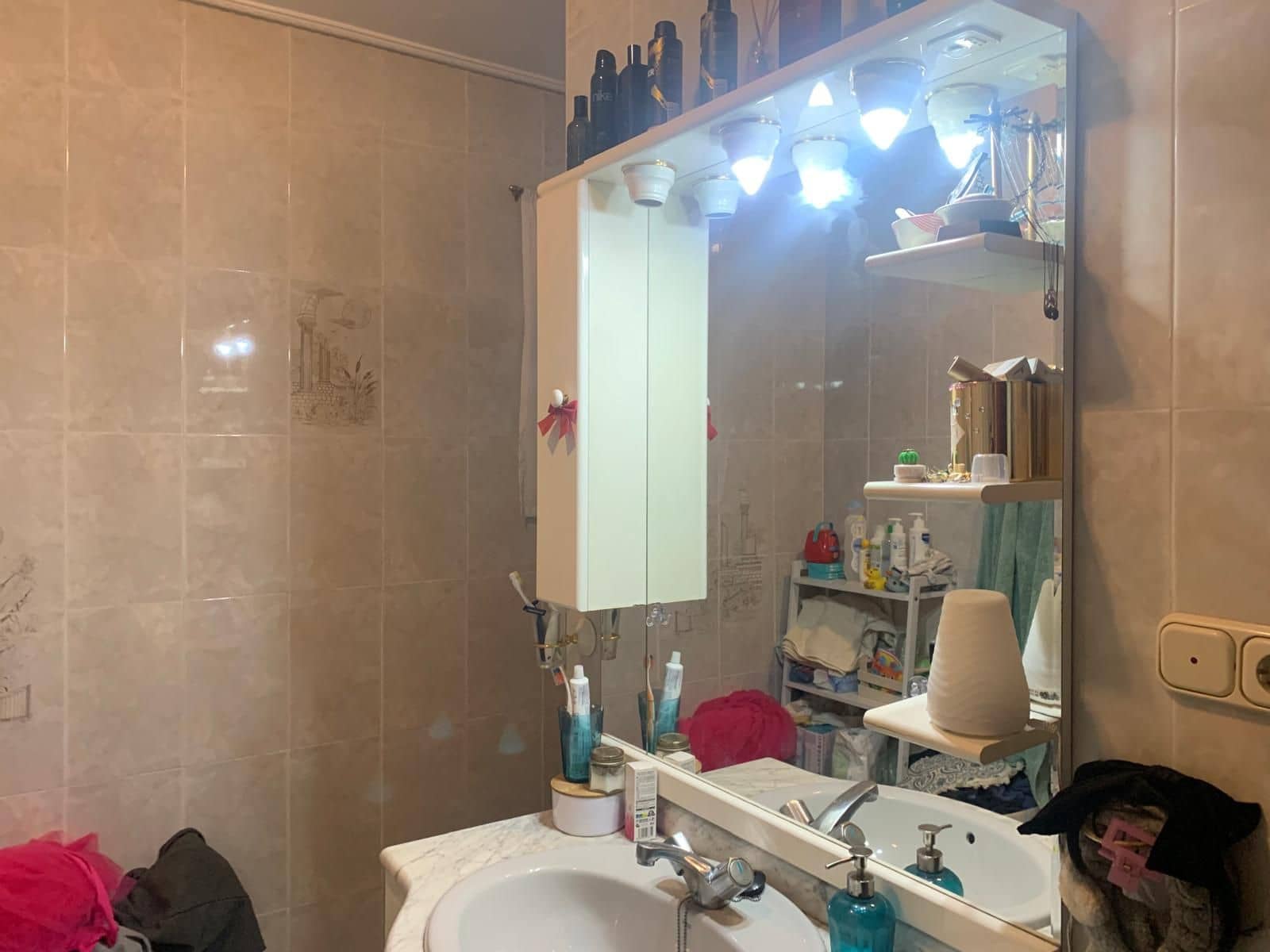 8 soverom Villa til salgs i Malaga by med svømmebasseng garasje - € 495 000 (Ref: 8884970)