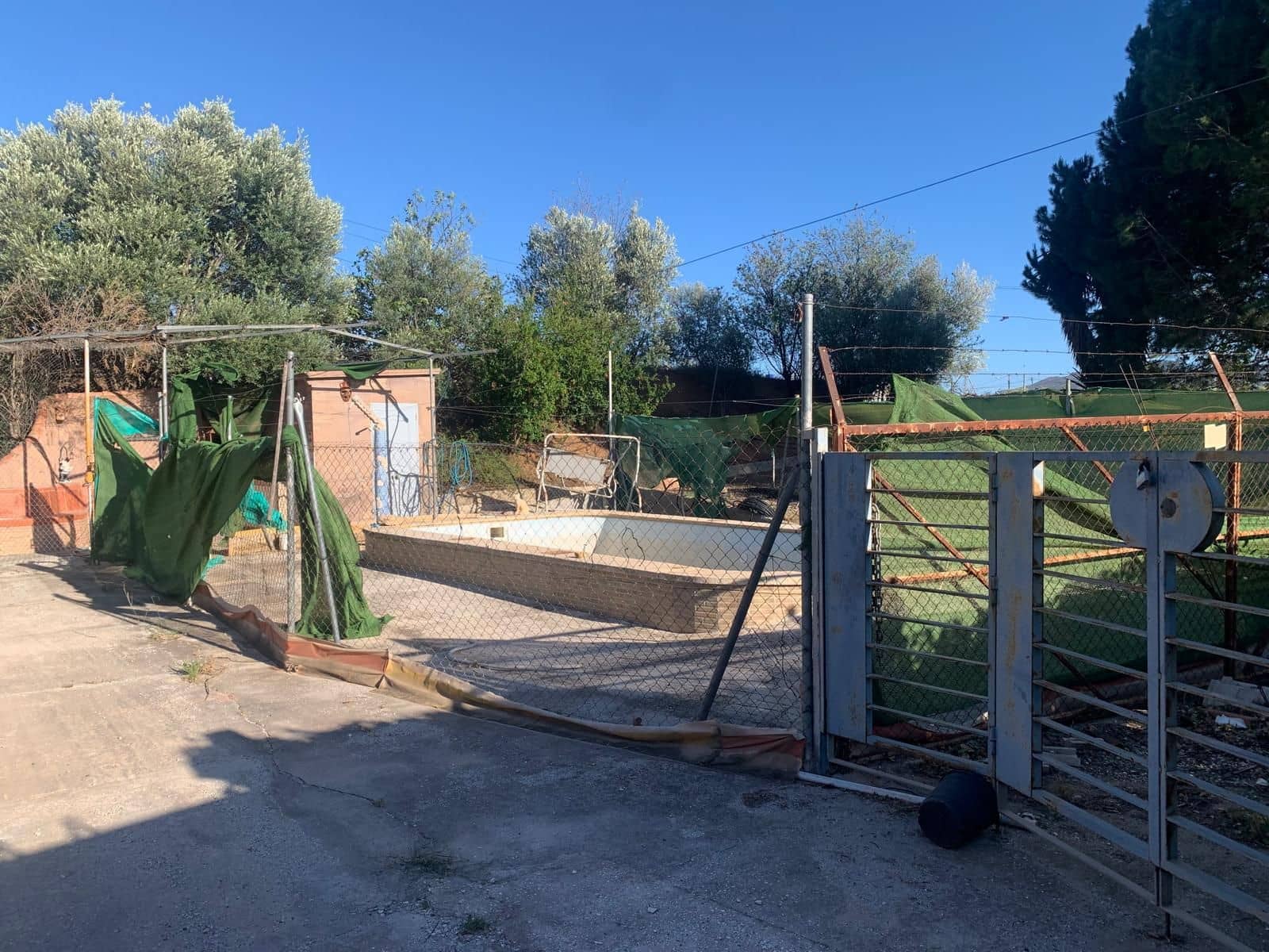 8 soverom Villa til salgs i Malaga by med svømmebasseng garasje - € 495 000 (Ref: 8884970)