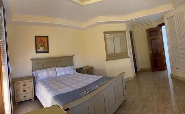 5 Zimmer Doppelhaus zu verkaufen in Bahía de Marbella, Marbella mit Pool Garage - 1.800.000 € (Ref: 8884971)