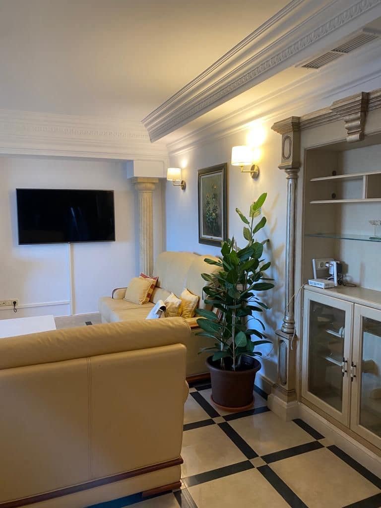 5 camera da letto Villetta Bifamiliare in vendita in Marbella con piscina garage - 1.800.000 € (Rif: 8884971)