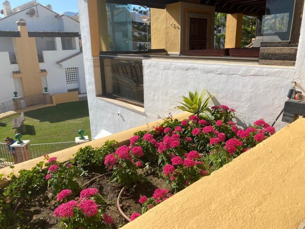 5 camera da letto Villetta Bifamiliare in vendita in Marbella con piscina garage - 1.800.000 € (Rif: 8884971)