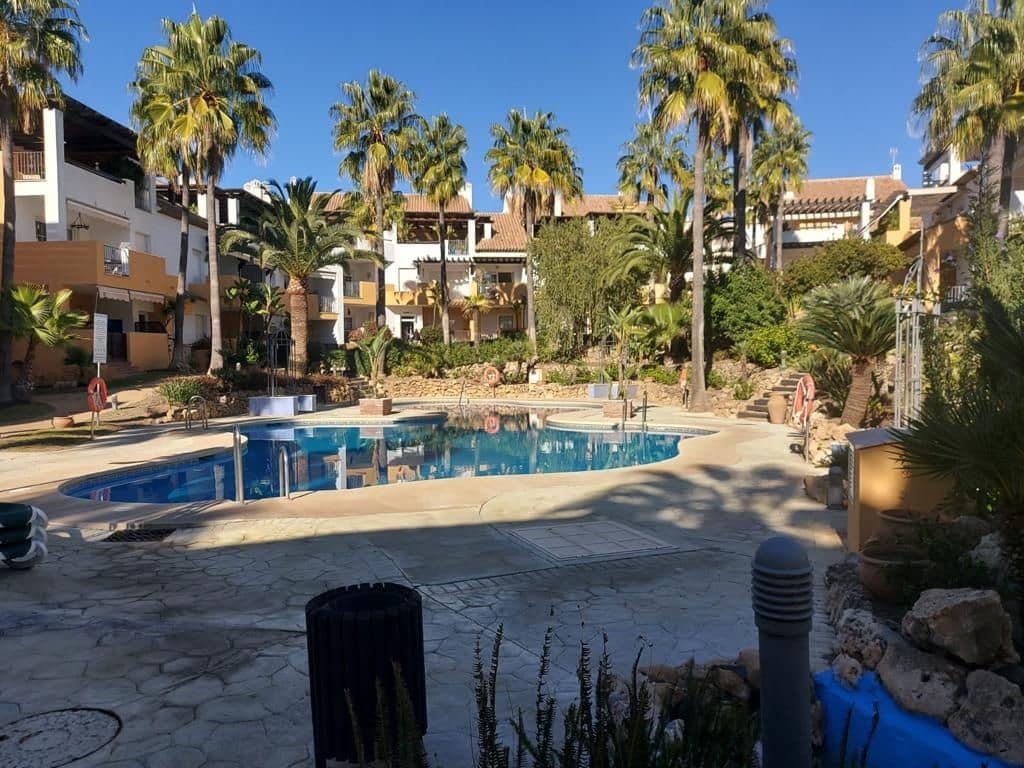 5 camera da letto Villetta Bifamiliare in vendita in Marbella con piscina garage - 1.800.000 € (Rif: 8884971)