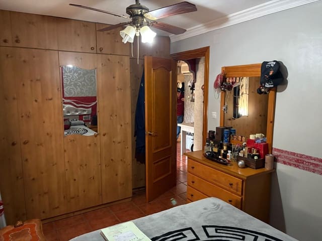 2 bedroom Flat for sale in 25 Años de Paz, Málaga city - € 210,000 (Ref: 8987053)