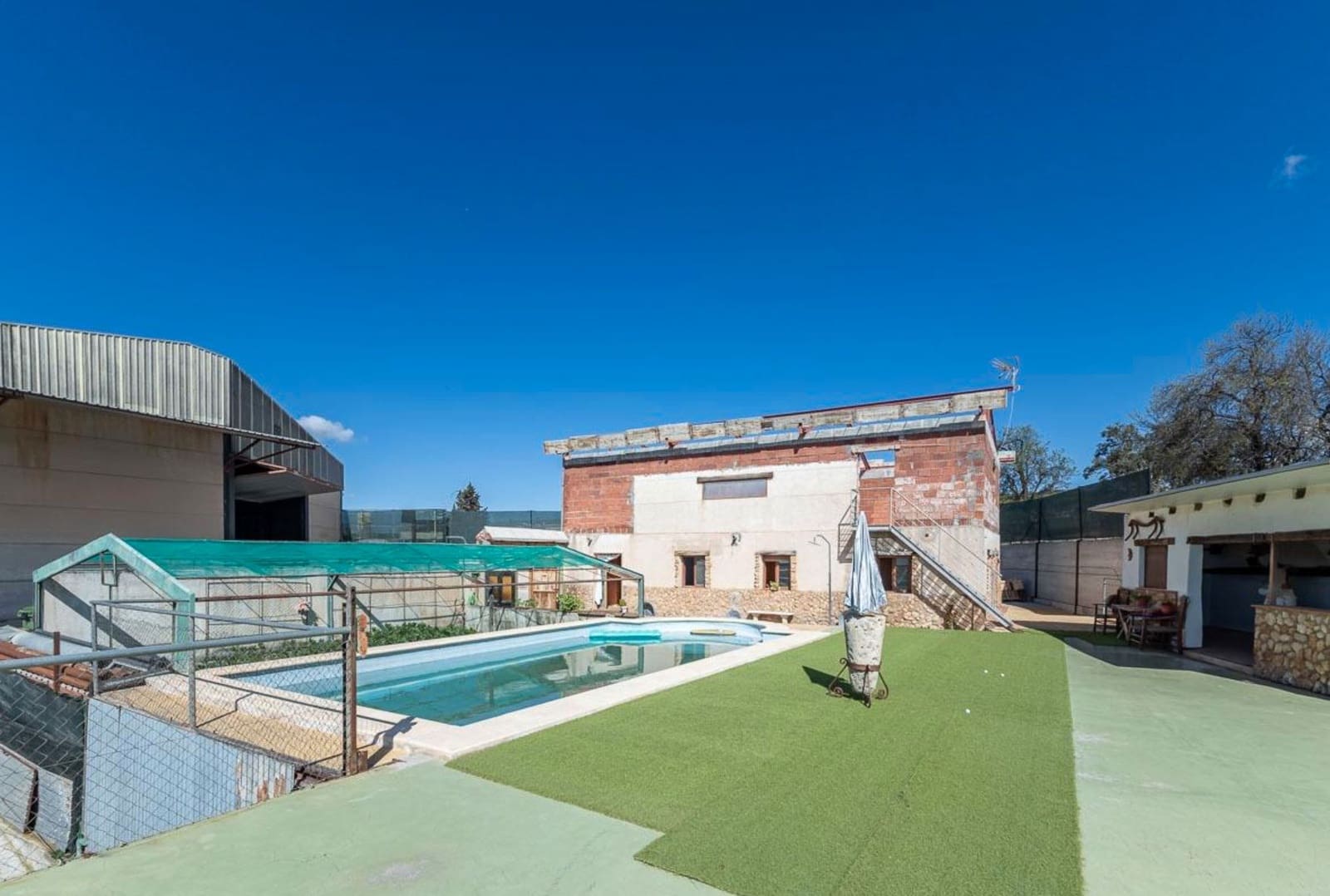 Kommersiell til salgs i Alcala la Real - € 1 690 000 (Ref: 8987054)