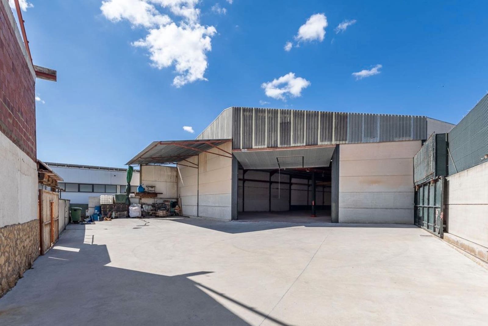 Kommersiell til salgs i Alcala la Real - € 1 690 000 (Ref: 8987054)