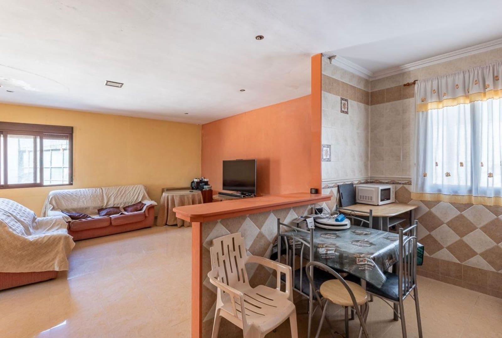 Kommersiell til salgs i Alcala la Real - € 1 690 000 (Ref: 8987054)