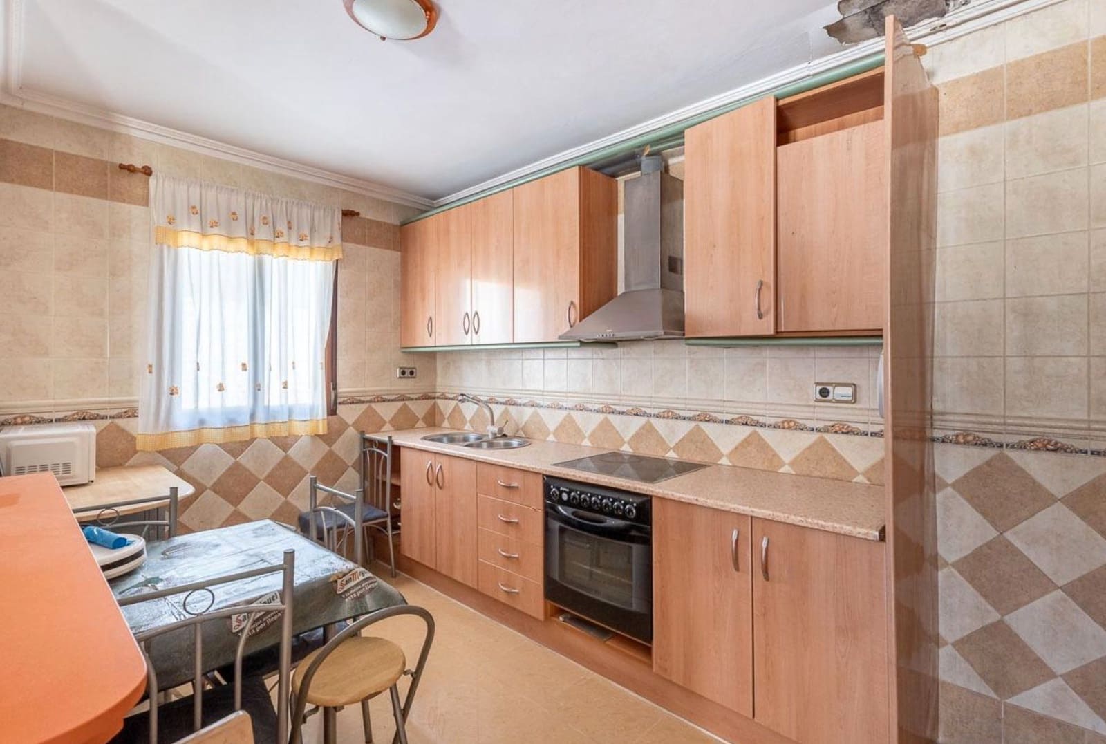 Kommersiell til salgs i Alcala la Real - € 1 690 000 (Ref: 8987054)