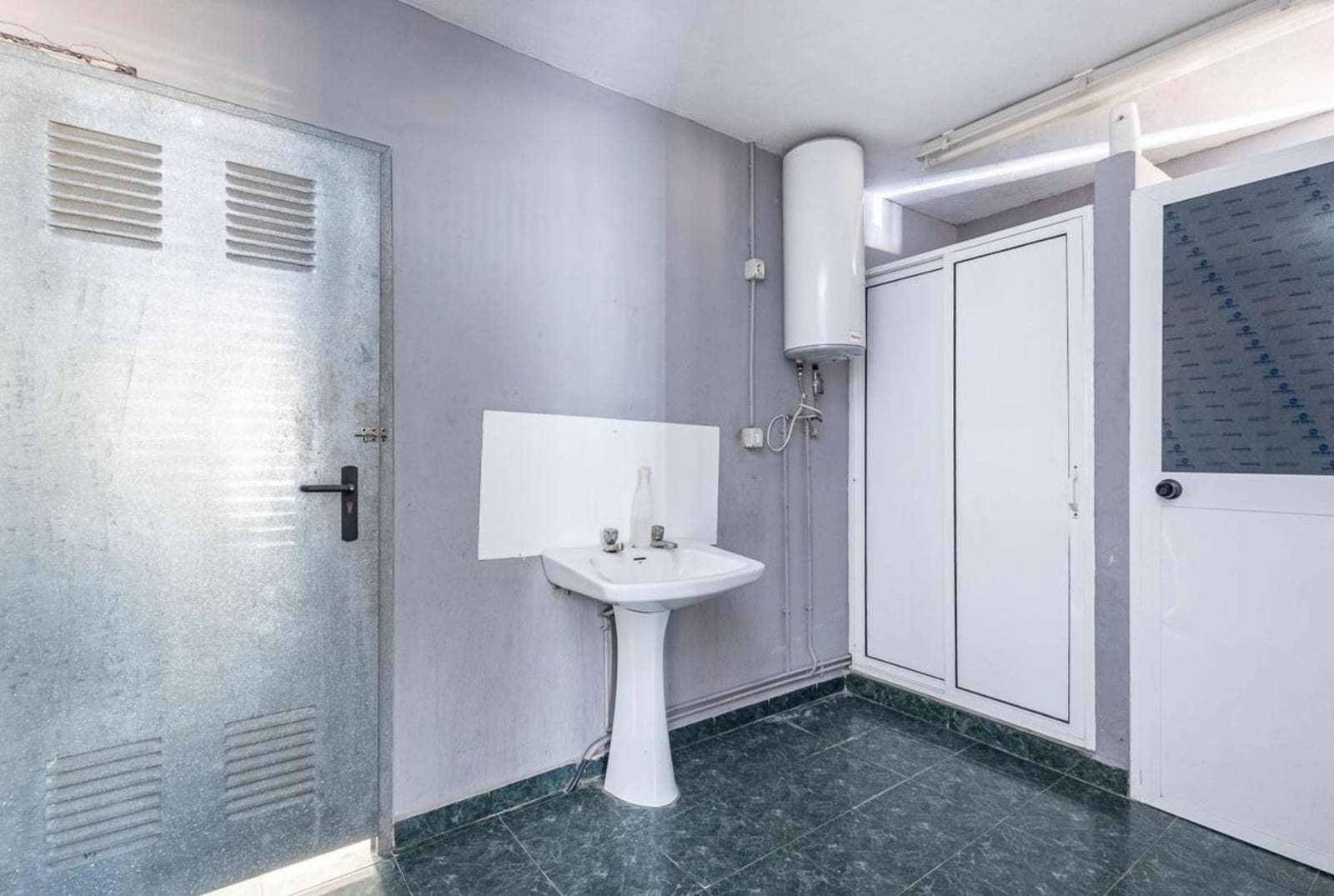 Kommersiell til salgs i Alcala la Real - € 1 690 000 (Ref: 8987054)