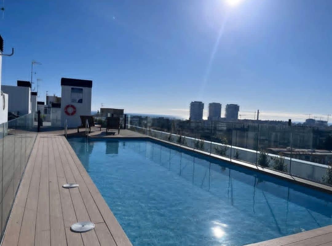 2 bedroom Flat for rent in Malaga city with pool garage - € 1,500 (Ref: 9699861)