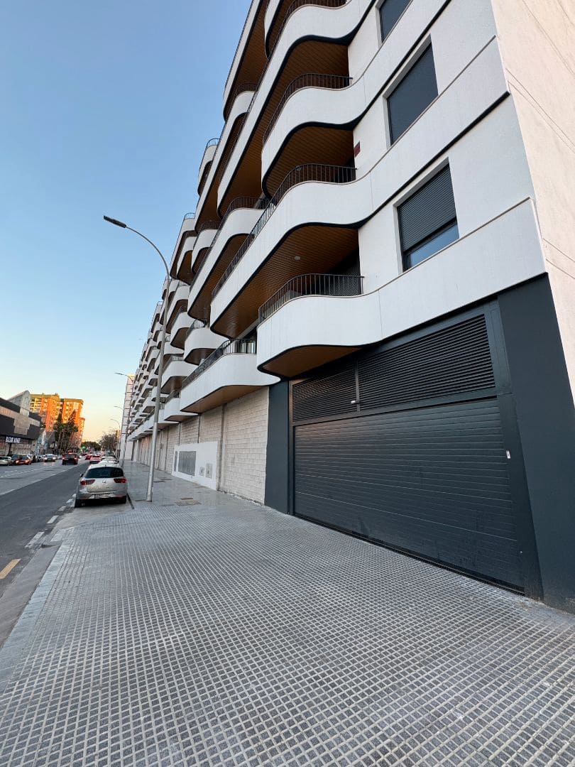 2 bedroom Flat for rent in Malaga city with pool garage - € 1,500 (Ref: 9699861)