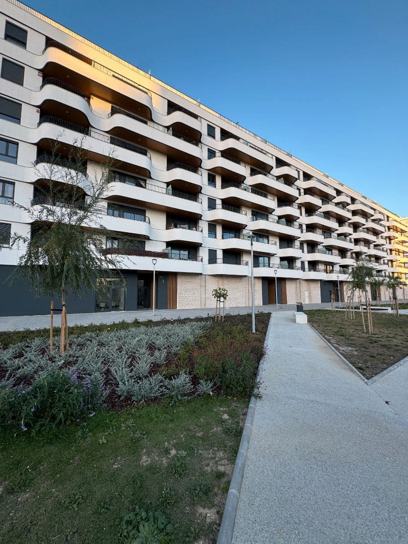 2 bedroom Flat for rent in Malaga city with pool garage - € 1,500 (Ref: 9699861)