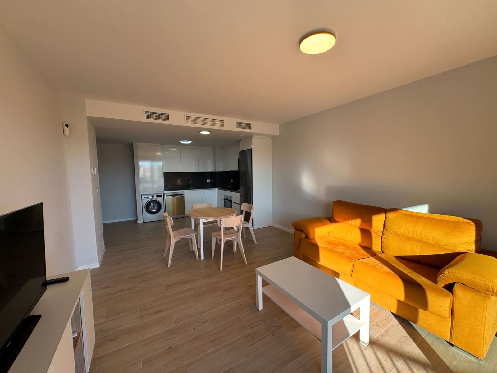 2 bedroom Flat for rent in Malaga city with pool garage - € 1,500 (Ref: 9699861)