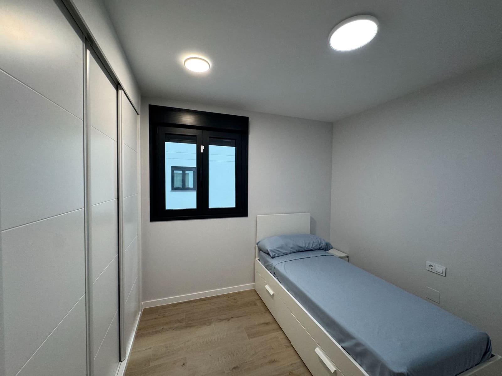 2 bedroom Flat for rent in Malaga city with pool garage - € 1,500 (Ref: 9699861)