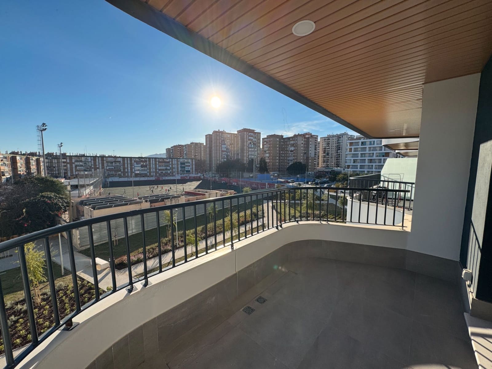 2 bedroom Flat for rent in Malaga city with pool garage - € 1,500 (Ref: 9699861)