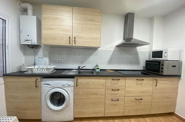 4 quarto Apartamento para arrendar em Huelin, Málaga cidade - 400 € (Ref: 9699868)