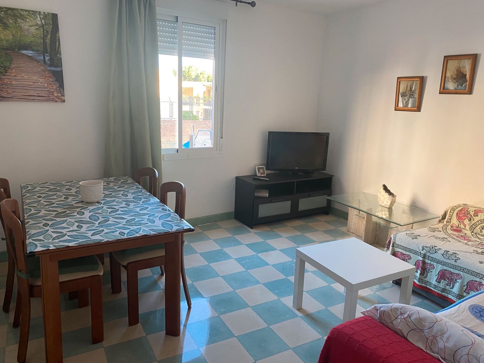 4 bedroom Apartment for rent in Malaga city - € 400 (Ref: 9699868)