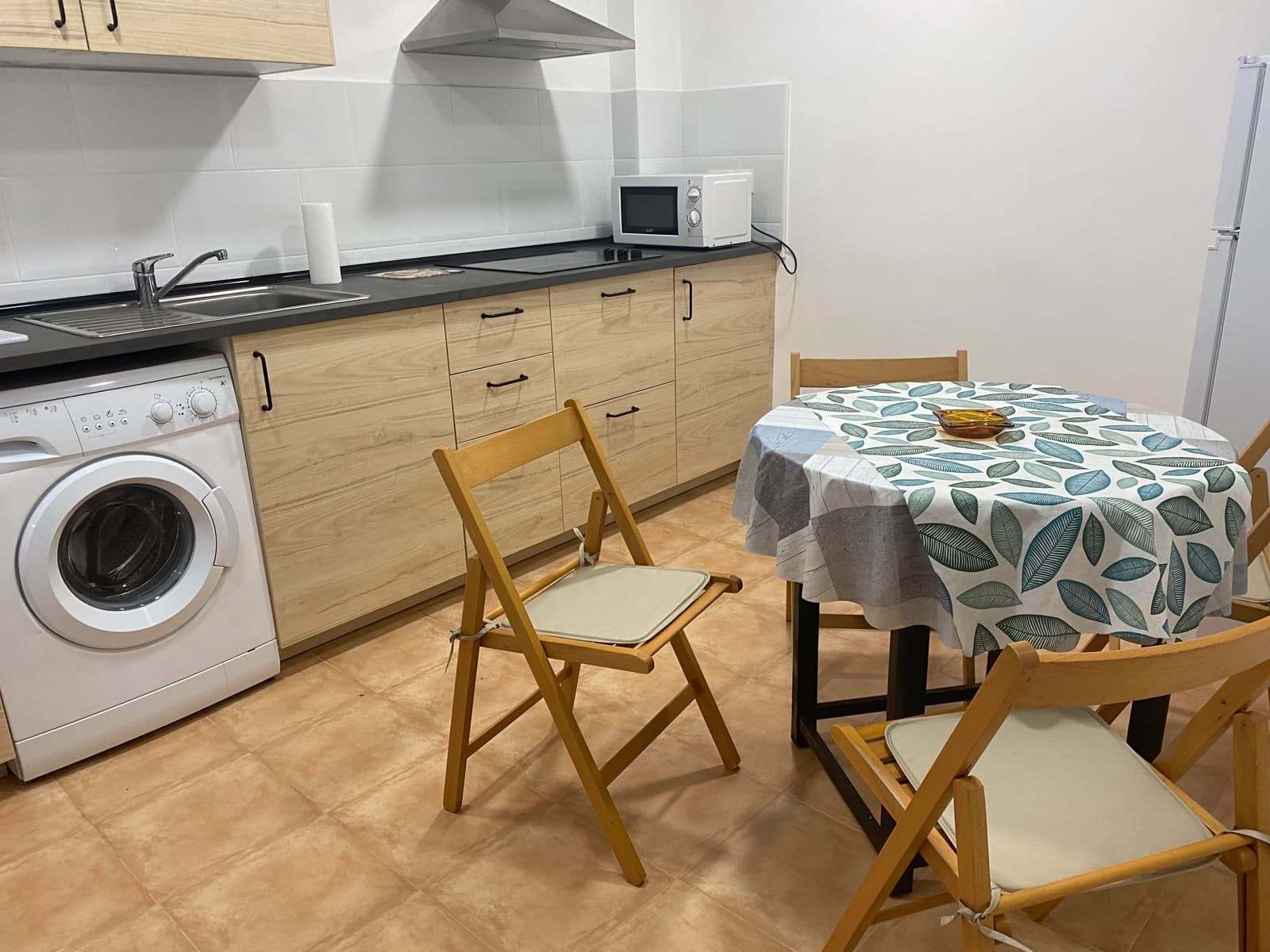 4 bedroom Apartment for rent in Malaga city - € 400 (Ref: 9699868)