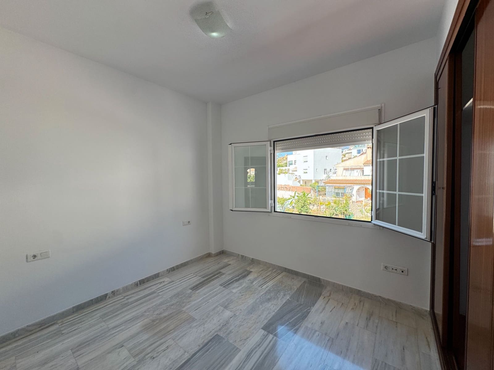 4 Zimmer Villa zu verkaufen in Rincon de la Victoria mit Pool Garage - 760.000 € (Ref: 9699873)