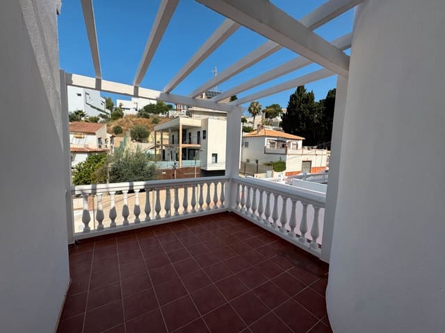 4 Zimmer Villa zu verkaufen in Rincón de la Victoria mit Pool Garage - 760.000 € (Ref: 9699873)