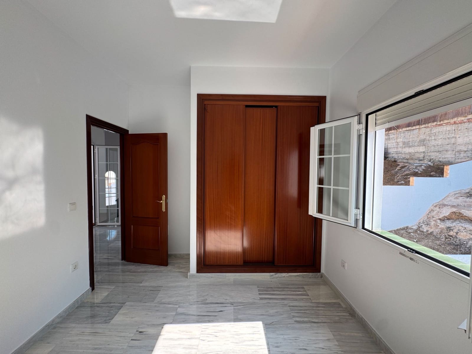 4 Zimmer Villa zu verkaufen in Rincon de la Victoria mit Pool Garage - 760.000 € (Ref: 9699873)