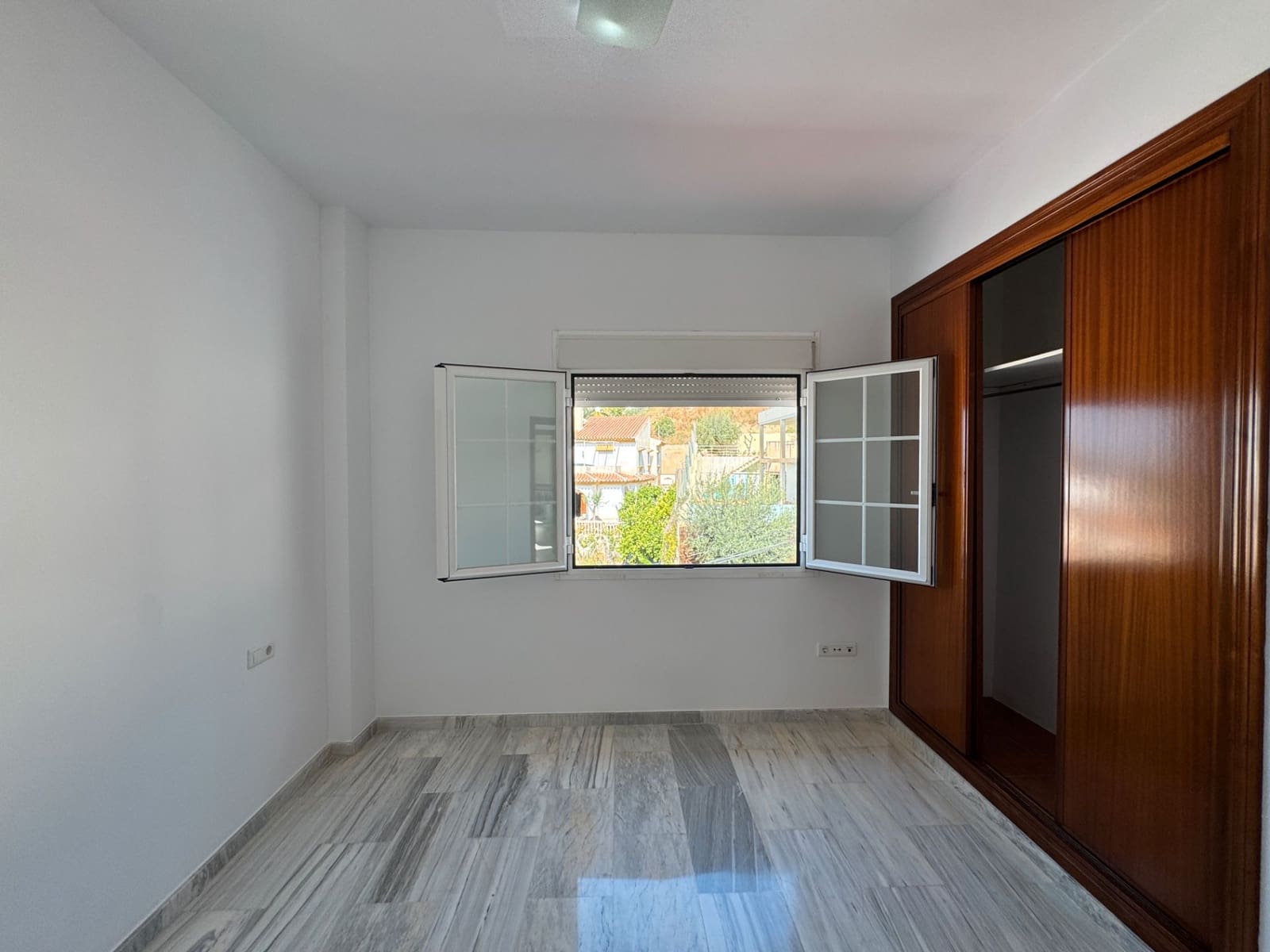 4 Zimmer Villa zu verkaufen in Rincon de la Victoria mit Pool Garage - 760.000 € (Ref: 9699873)