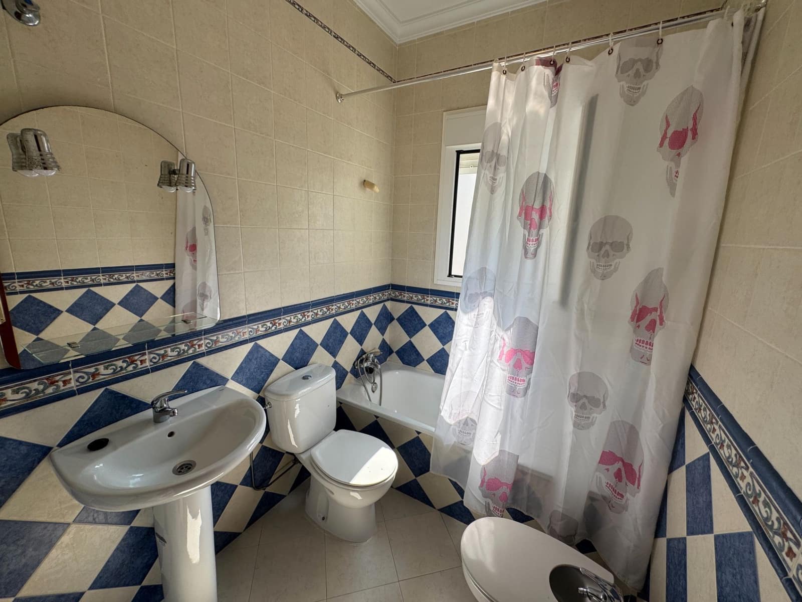 4 Zimmer Villa zu verkaufen in Rincon de la Victoria mit Pool Garage - 760.000 € (Ref: 9699873)