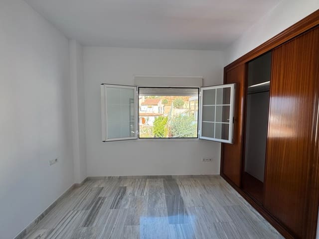 4 Zimmer Villa zu verkaufen in Rincón de la Victoria mit Pool Garage - 760.000 € (Ref: 9699873)