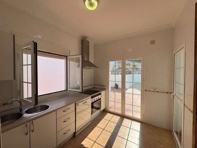 4 Zimmer Villa zu verkaufen in Rincón de la Victoria mit Pool Garage - 760.000 € (Ref: 9699873)