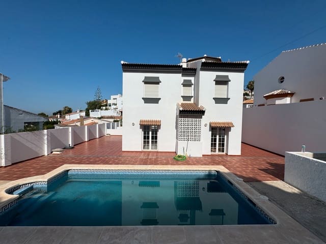 4 Zimmer Villa zu verkaufen in Rincón de la Victoria mit Pool Garage - 760.000 € (Ref: 9699873)