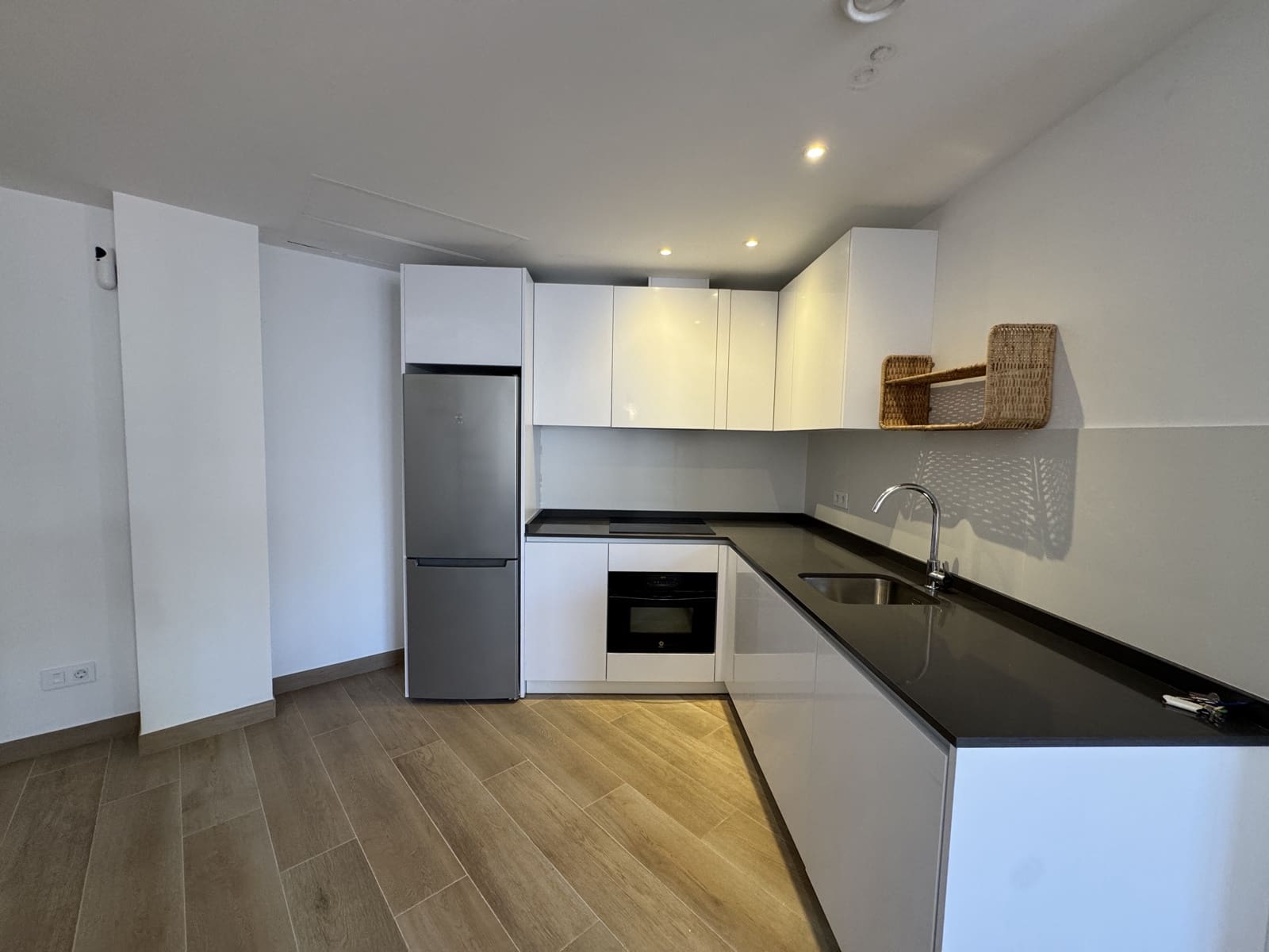 2 bedroom Penthouse for sale in Malaga city with garage - € 570,000 (Ref: 9714150)