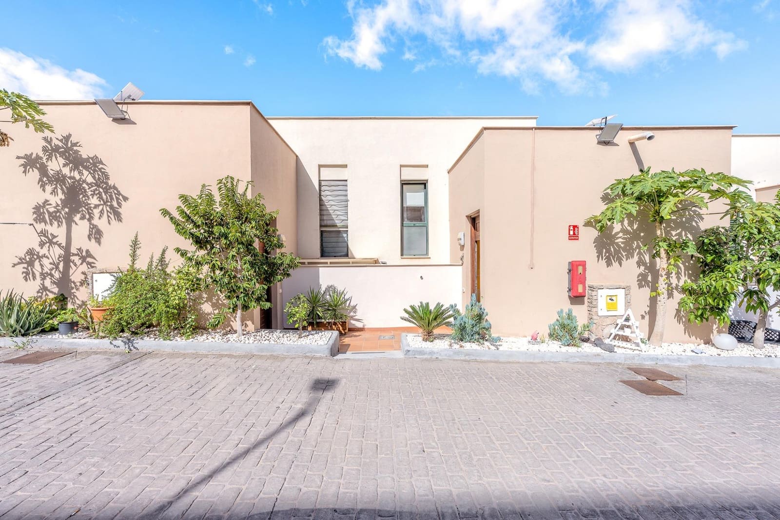 2 bedroom Apartment for sale in Puerto Rico with garage - € 335,000 (Ref: 10013358)