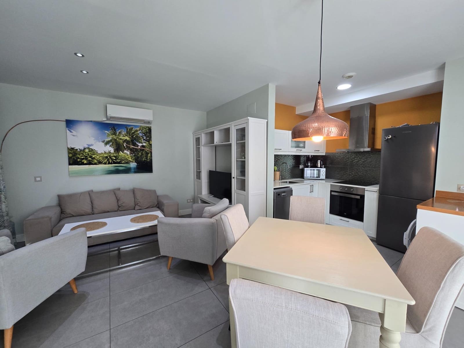 2 sovrum Lägenhet att hyra i Mogan med pool - 1 600 € (Ref: 10024161)