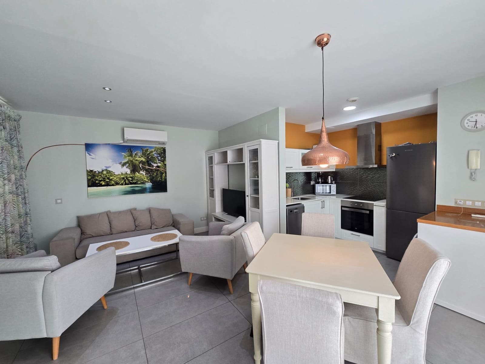 2 sovrum Lägenhet att hyra i Mogan med pool - 1 600 € (Ref: 10024161)