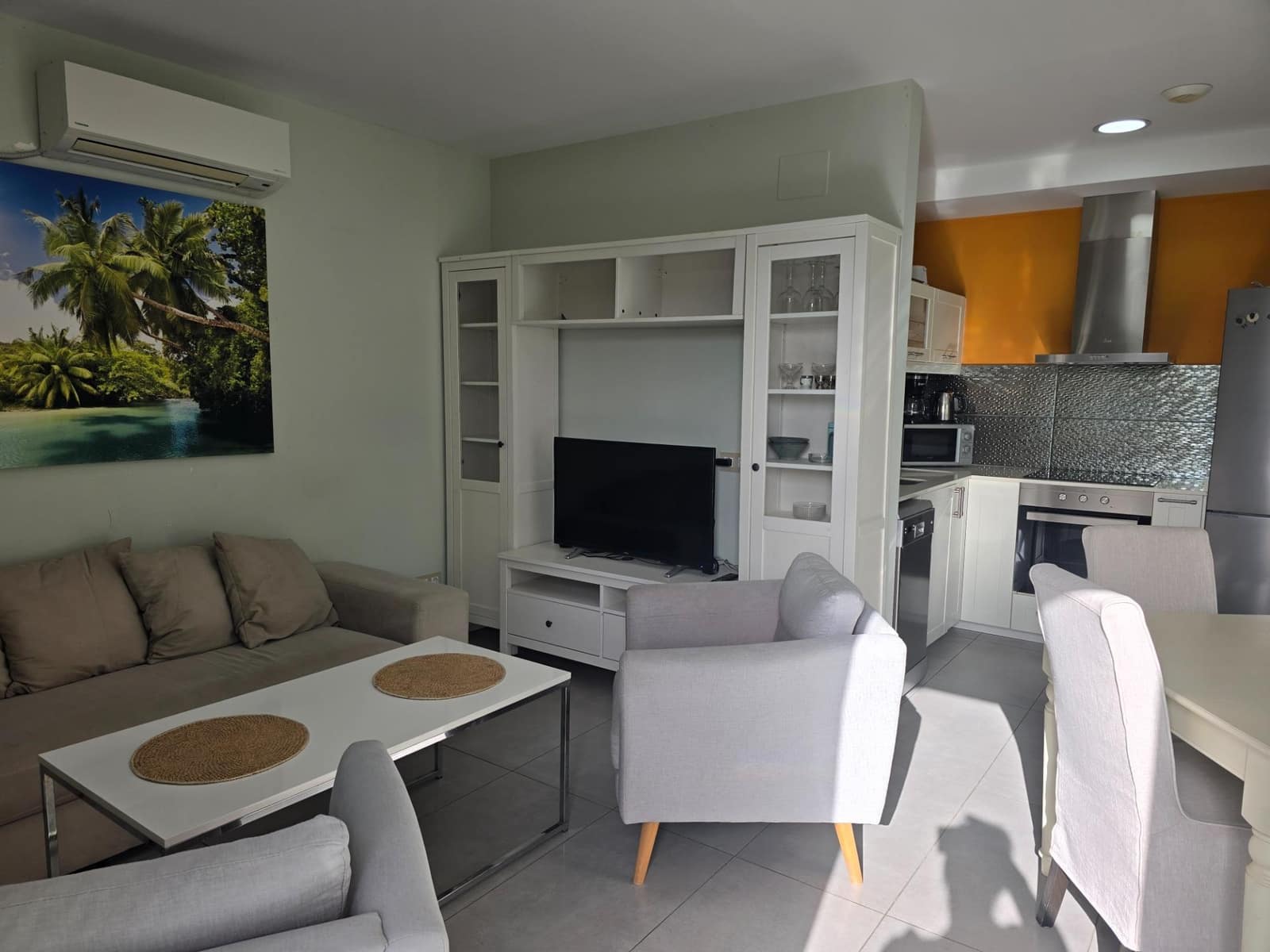 2 sovrum Lägenhet att hyra i Mogan med pool - 1 600 € (Ref: 10024161)