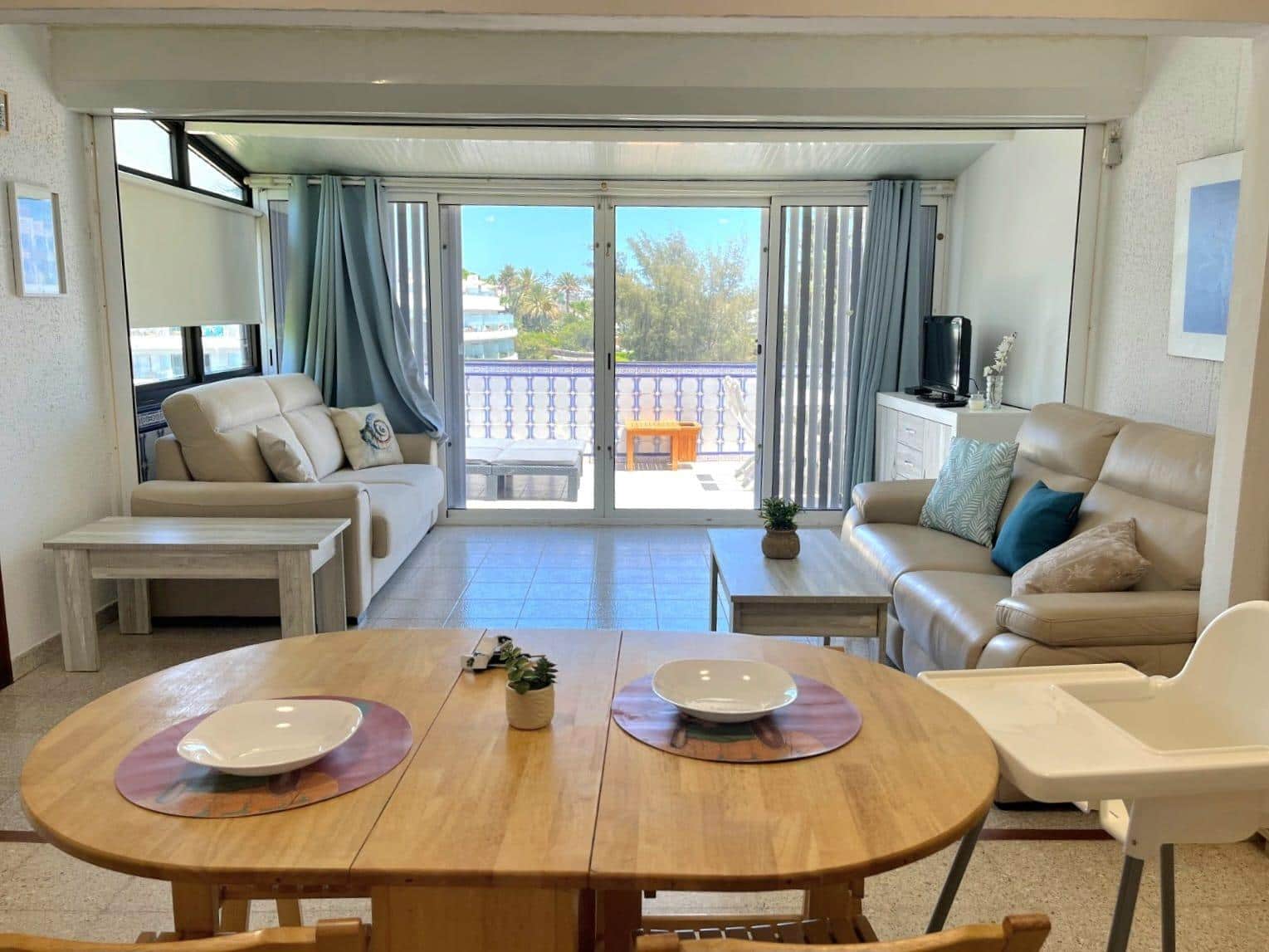 1 slaapkamer Appartement te huur in San Bartolome de Tirajana met zwembad garage - € 1.250 (Ref: 10043035)