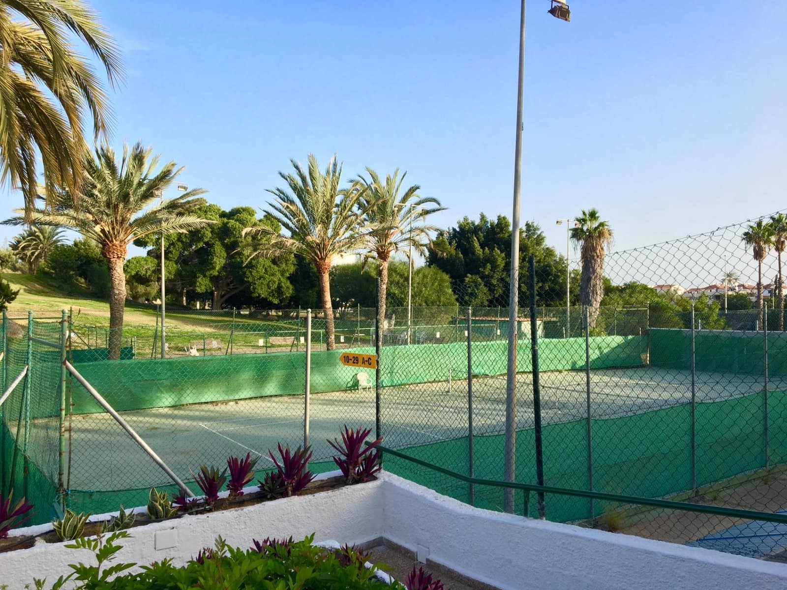 1 slaapkamer Appartement te huur in San Bartolome de Tirajana met zwembad garage - € 1.250 (Ref: 10043035)