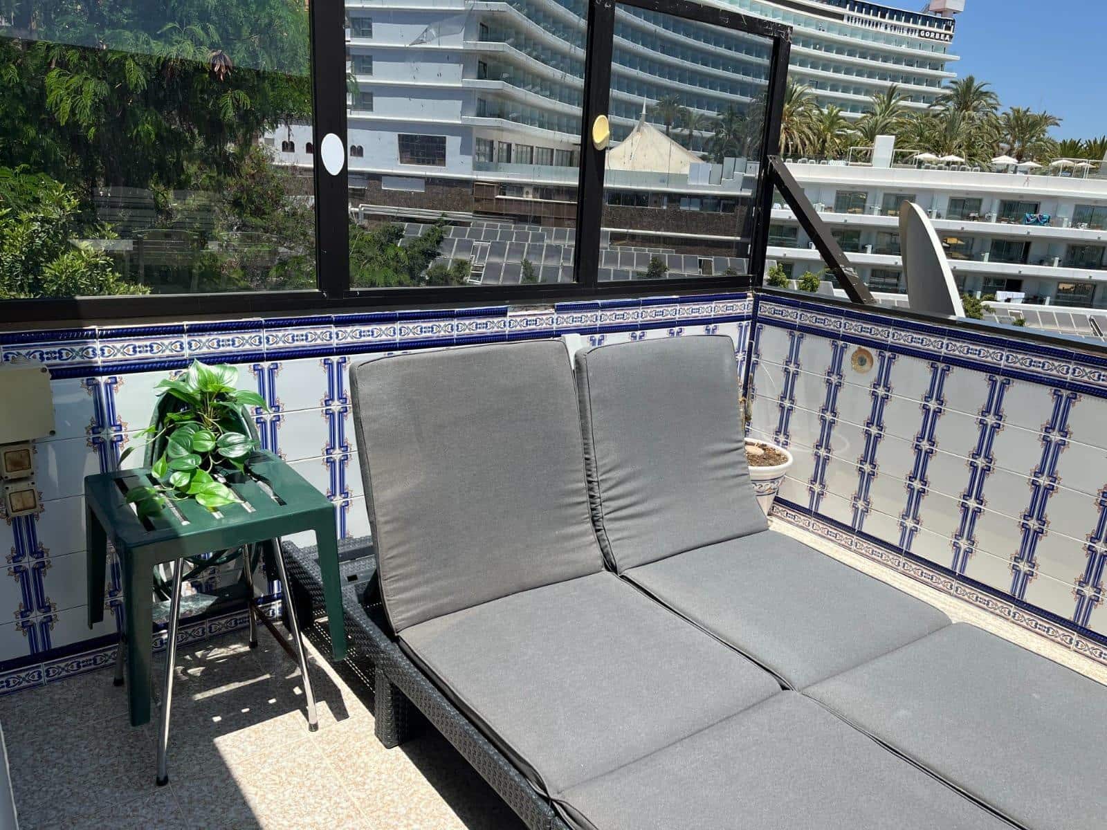1 slaapkamer Appartement te huur in San Bartolome de Tirajana met zwembad garage - € 1.250 (Ref: 10043035)