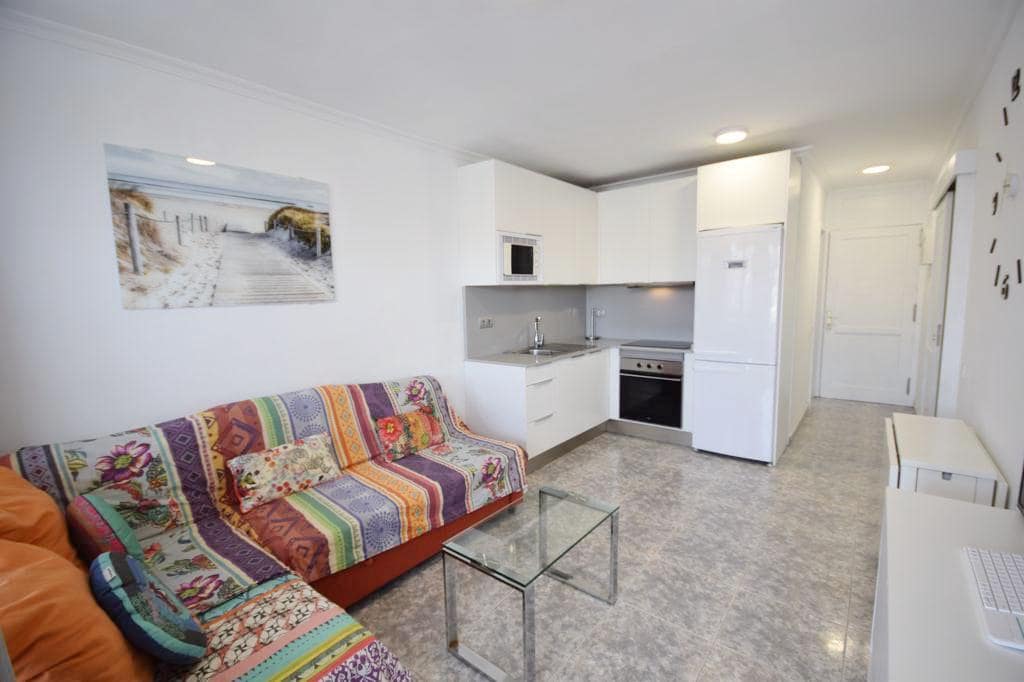1 soverom Leilighet til leie i Patalavaca med svømmebasseng - € 950 (Ref: 10055302)